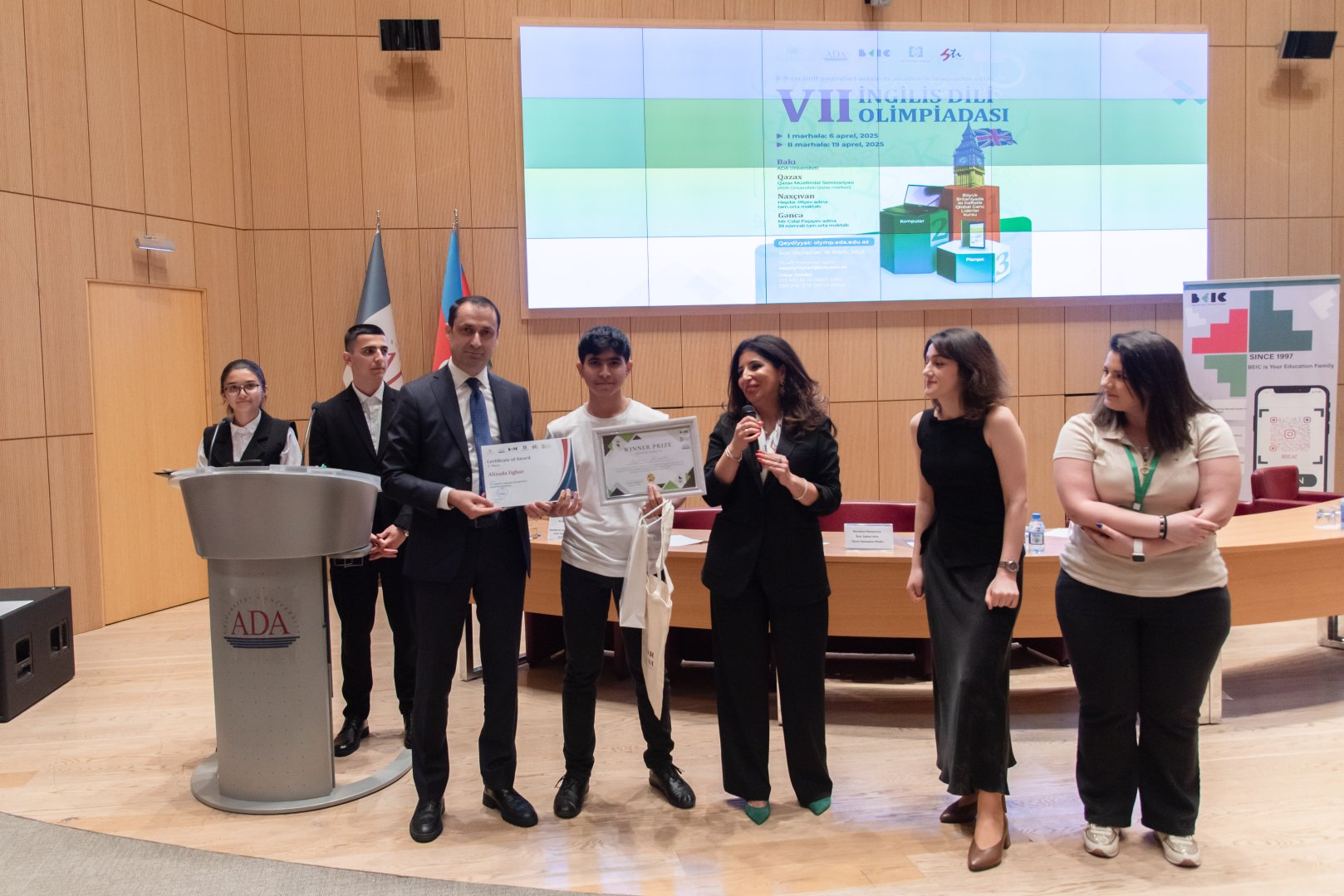 ADA Universitetində VII İngilis Dili Olimpiadasının qalibləri mükafatlandırılıblar (FOTO)