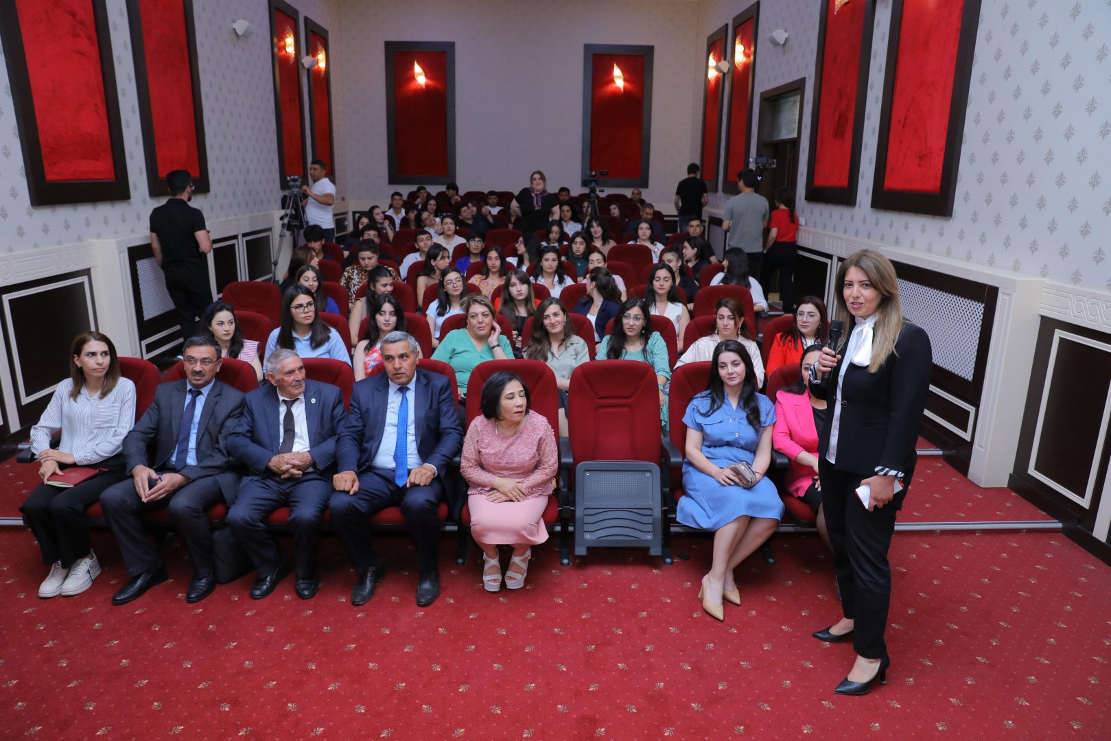 Naxçıvanda “MEDİAFEST-2025” çərçivəsində media tədqiqatçıları tələbələrlə görüşüb (FOTO)