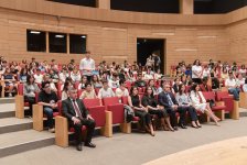 ADA Universitetində VII İngilis Dili Olimpiadasının qalibləri mükafatlandırılıblar (FOTO)