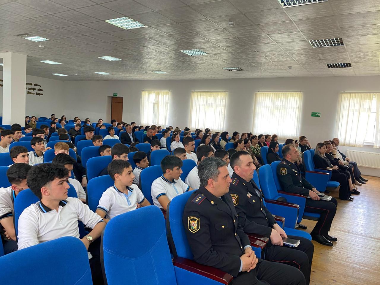Qusarda şagirdlərə Polis Akademiyasına qəbul barədə məlumat verilib (FOTO)
