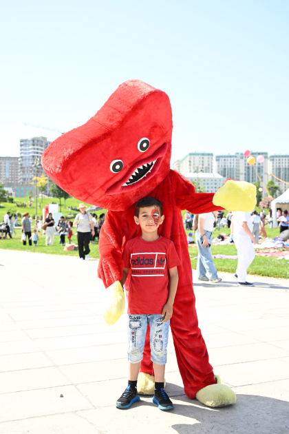 Heydər Əliyev Mərkəzinin parkında Uşaq festivalı keçirilib (FOTO)