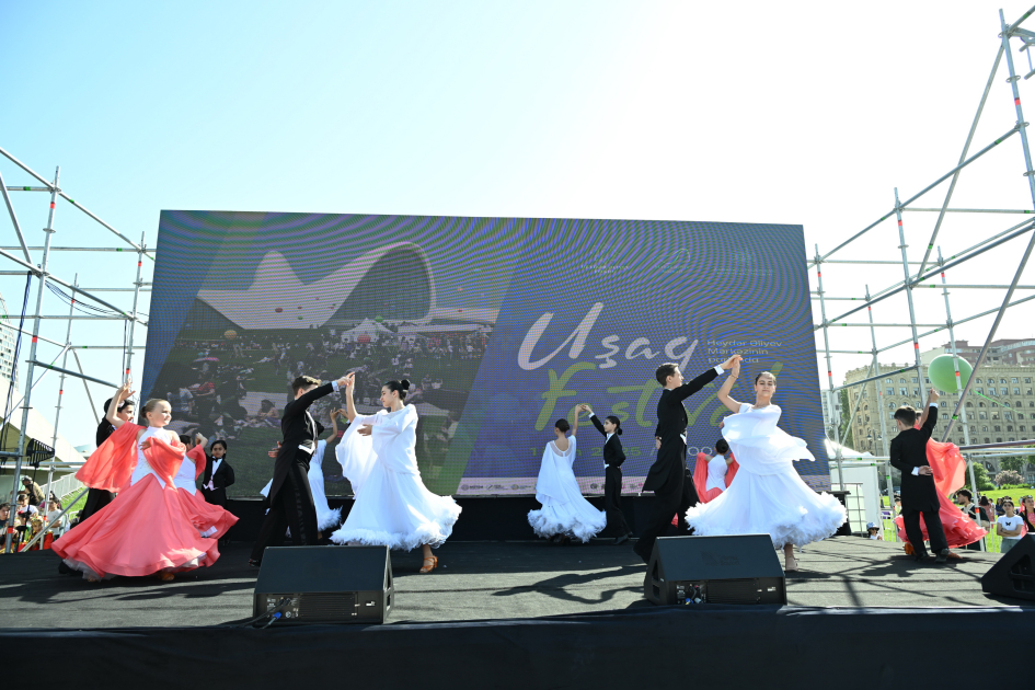 Heydər Əliyev Mərkəzinin parkında Uşaq festivalı keçirilib (FOTO)