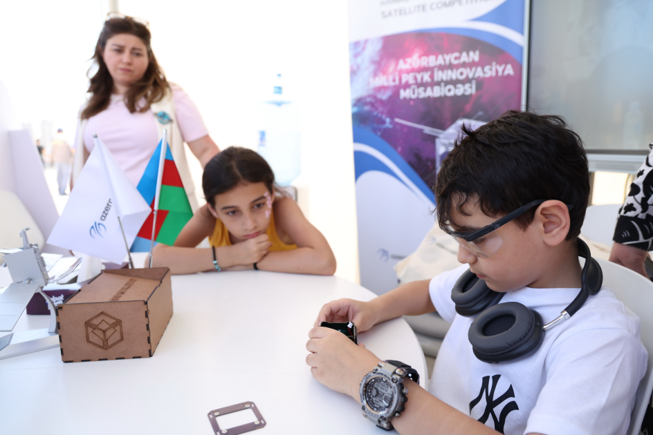 Heydər Əliyev Mərkəzinin parkında Uşaq festivalı keçirilib (FOTO)