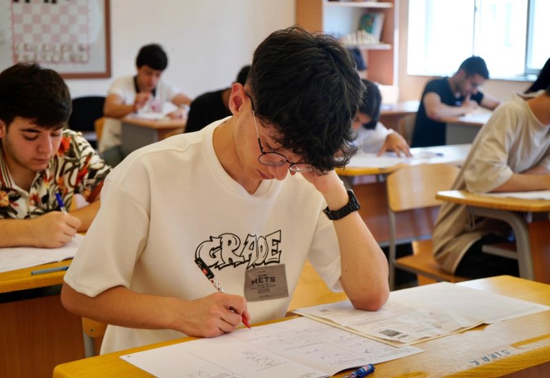 Azərbaycanda buraxılış imtahanında maksimum bal toplayanlar niyə kəskin azalıb?