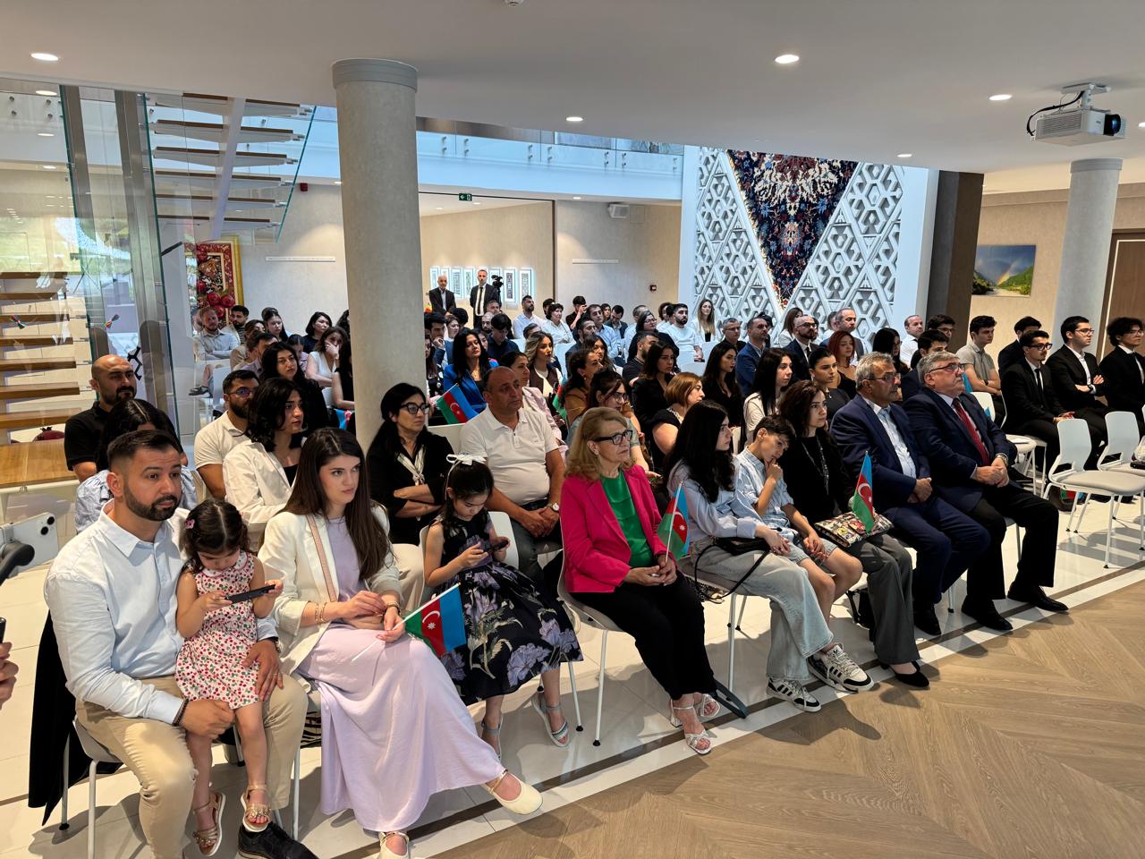 Belçika azərbaycanlıları ilə görüş keçirilib (FOTO)