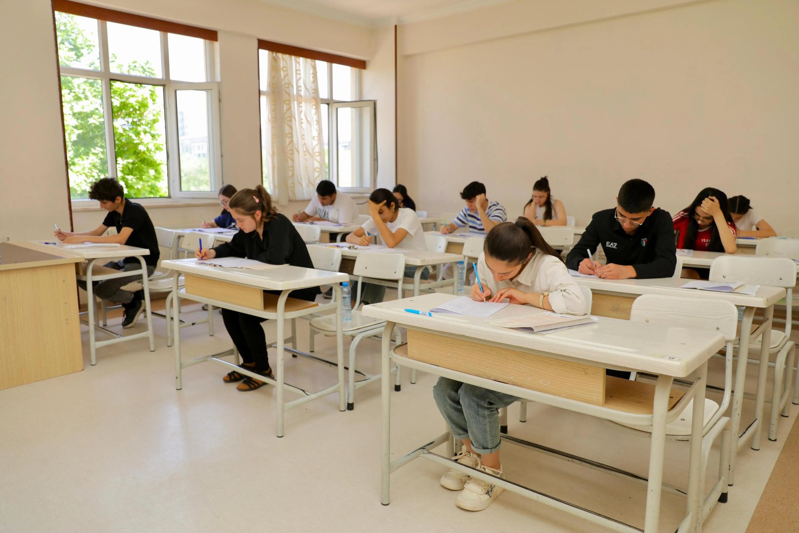 Ali təhsil müəssisələrinin boş qalan plan yerlərinə ixtisas seçimi bu gün başa çatır