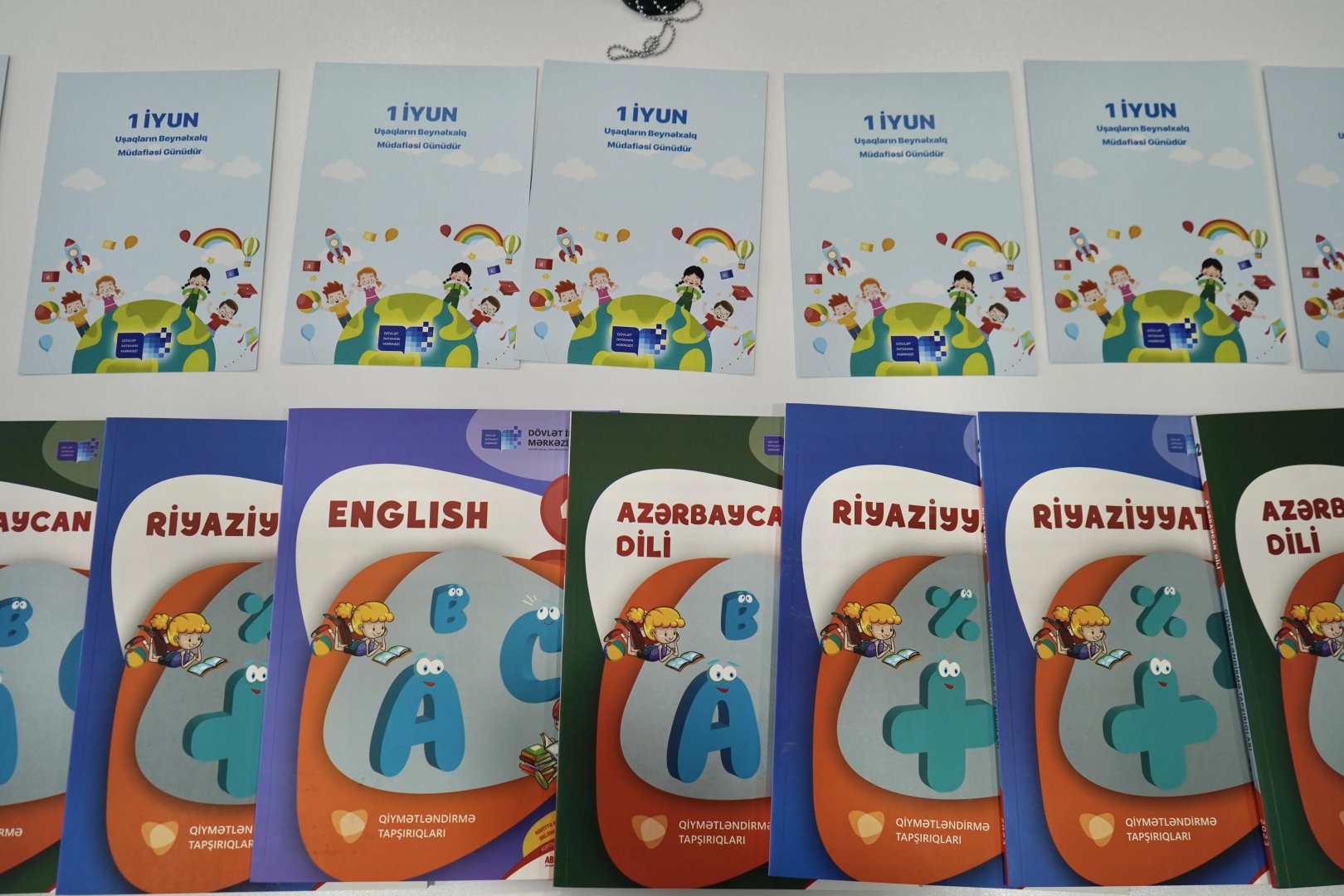DİM şəhid övladlarına qiymətləndirmə kitabçalarını hədiyyə edib (FOTO)