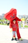 Heydər Əliyev Mərkəzinin parkında Uşaq festivalı keçirilib (FOTO)