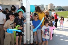 Heydər Əliyev Mərkəzinin parkında Uşaq festivalı keçirilib (FOTO)