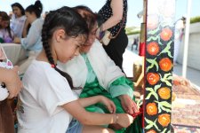 Heydər Əliyev Mərkəzinin parkında Uşaq festivalı keçirilib (FOTO)