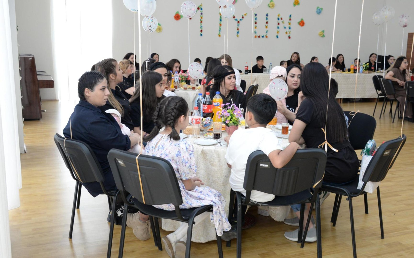 Bakıda məhkum analar övladları ilə birlikdə maraqlı vaxt keçiriblər (FOTO)