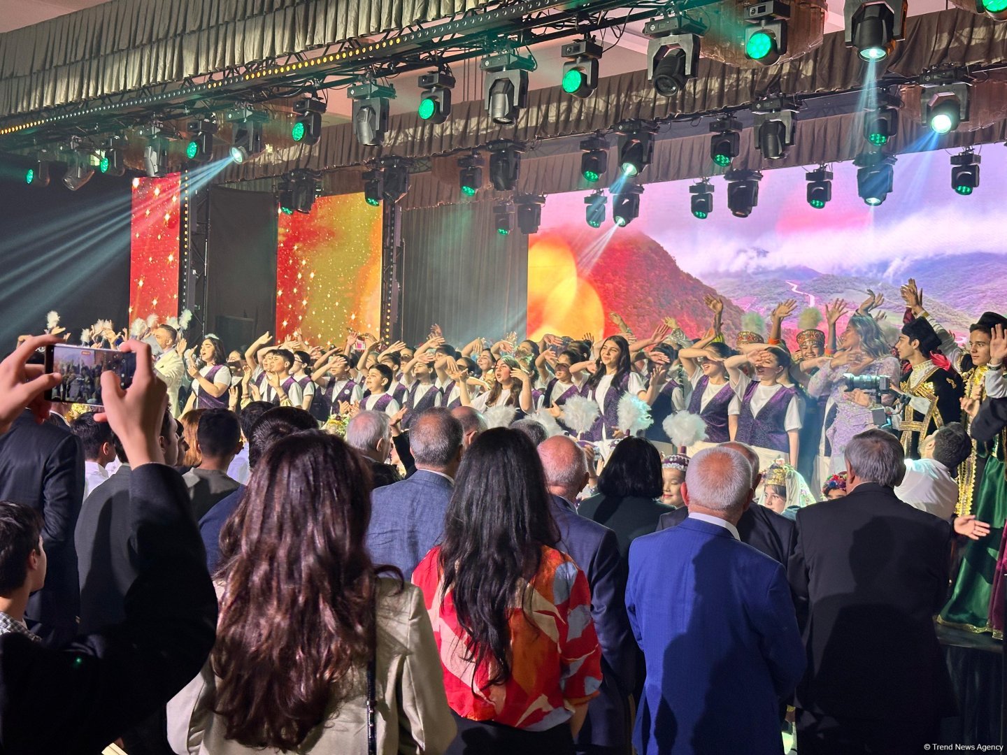 Şuşa beynəlxalq uşaq yaradıcılıq festivalı keçirilib (FOTO) (YENİLƏNİB)