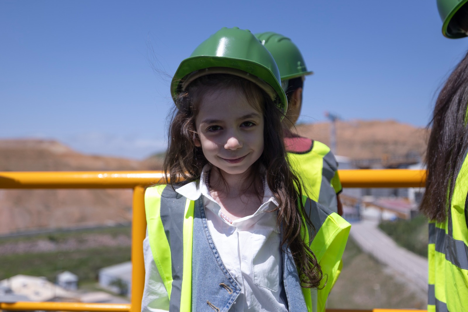 “AzerGold” QSC-nin əməkdaşlarının övladları üçün qızıl mədəninə ekskursiya təşkil edilib (FOTO)