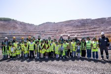 “AzerGold” QSC-nin əməkdaşlarının övladları üçün qızıl mədəninə ekskursiya təşkil edilib (FOTO)