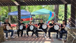 Kaliforniyada soydaşlarımız avtoyürüş keçirib (FOTO)