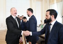 Prezident İlham Əliyev minifutbol üzrə dünya çempionatının qalibi olan Azərbaycan milli komandasının üzvlərini qəbul edib (FOTO/VİDEO) (YENİLƏNİB)