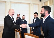 Prezident İlham Əliyev minifutbol üzrə dünya çempionatının qalibi olan Azərbaycan milli komandasının üzvlərini qəbul edib (FOTO/VİDEO) (YENİLƏNİB)