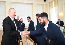 Prezident İlham Əliyev minifutbol üzrə dünya çempionatının qalibi olan Azərbaycan milli komandasının üzvlərini qəbul edib (FOTO/VİDEO) (YENİLƏNİB)
