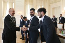 Prezident İlham Əliyev minifutbol üzrə dünya çempionatının qalibi olan Azərbaycan milli komandasının üzvlərini qəbul edib (FOTO/VİDEO) (YENİLƏNİB)