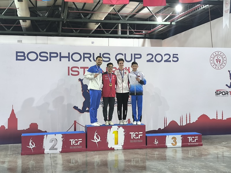 Gimnastlarımız İstanbuldan medallarla qayıtdı (FOTO)