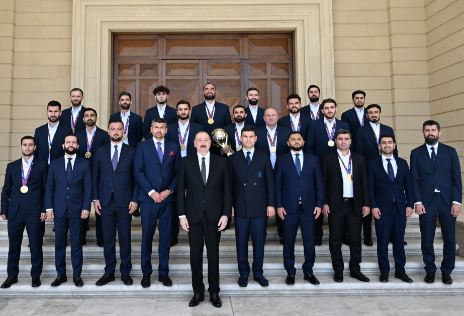 Prezident İlham Əliyev minifutbol üzrə dünya çempionatının qalibi olan Azərbaycan milli komandasının üzvlərini qəbul edib (FOTO/VİDEO) (YENİLƏNİB)
