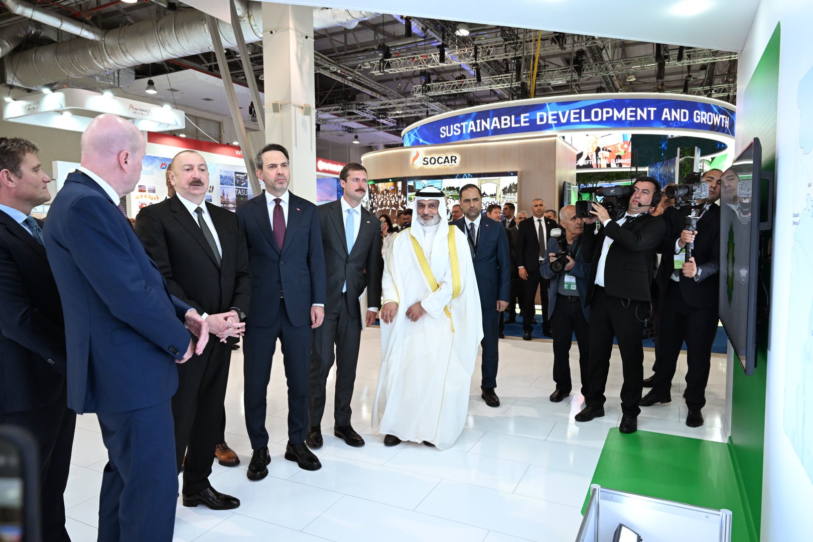 Prezident İlham Əliyev 30-cu “Caspian Oil and Gas”, 13-cü “Caspian Power” və 30-cu “Baku Energy Forum”un rəsmi açılış mərasimində çıxış edib (YENİLƏNİB-4) (FOTO/VİDEO)