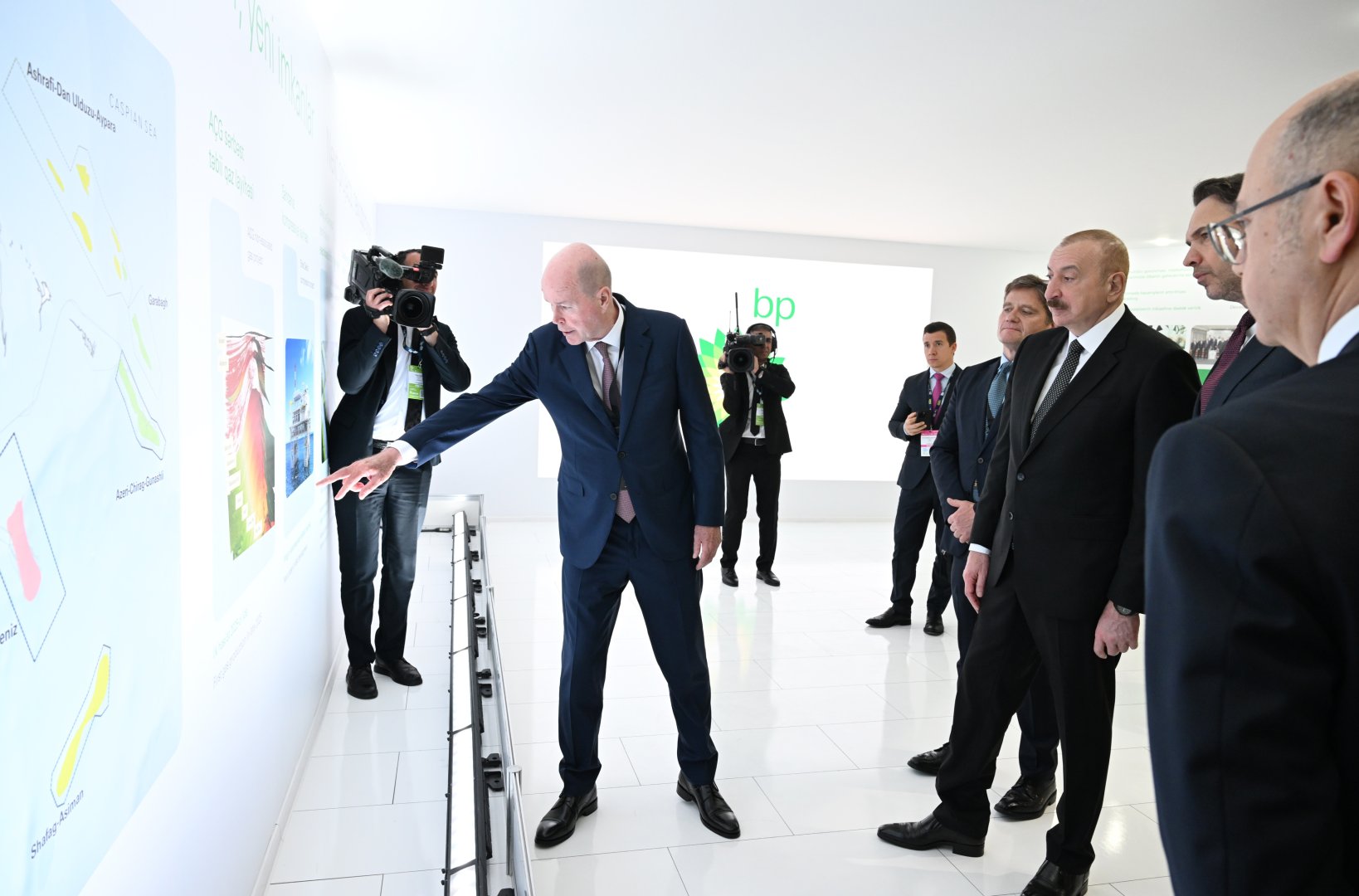 Prezident İlham Əliyev 30-cu “Caspian Oil and Gas”, 13-cü “Caspian Power” və 30-cu “Baku Energy Forum”un rəsmi açılış mərasimində çıxış edib (YENİLƏNİB-4) (FOTO/VİDEO)