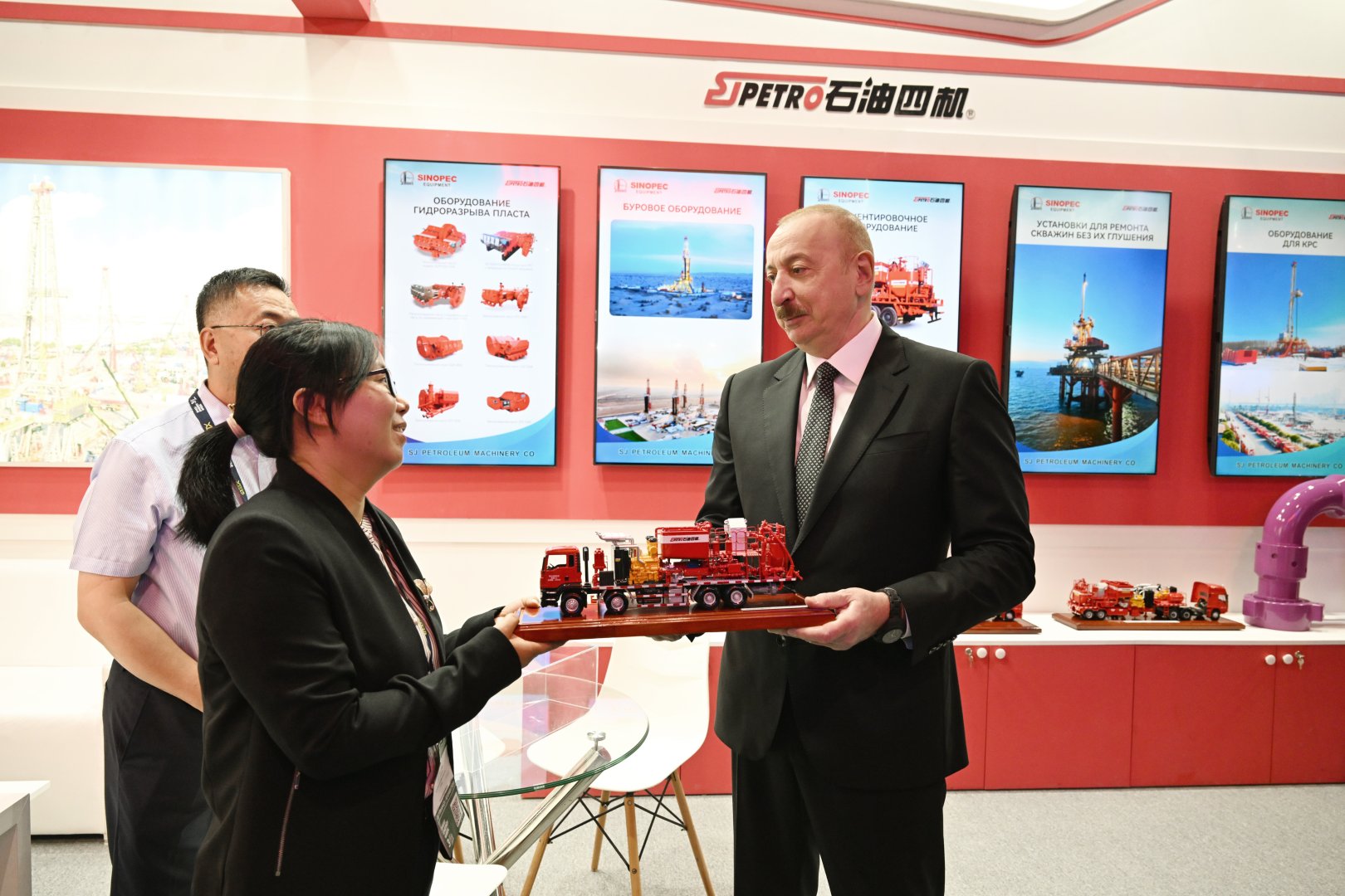 Prezident İlham Əliyev 30-cu “Caspian Oil and Gas”, 13-cü “Caspian Power” və 30-cu “Baku Energy Forum”un rəsmi açılış mərasimində çıxış edib (YENİLƏNİB-4) (FOTO/VİDEO)