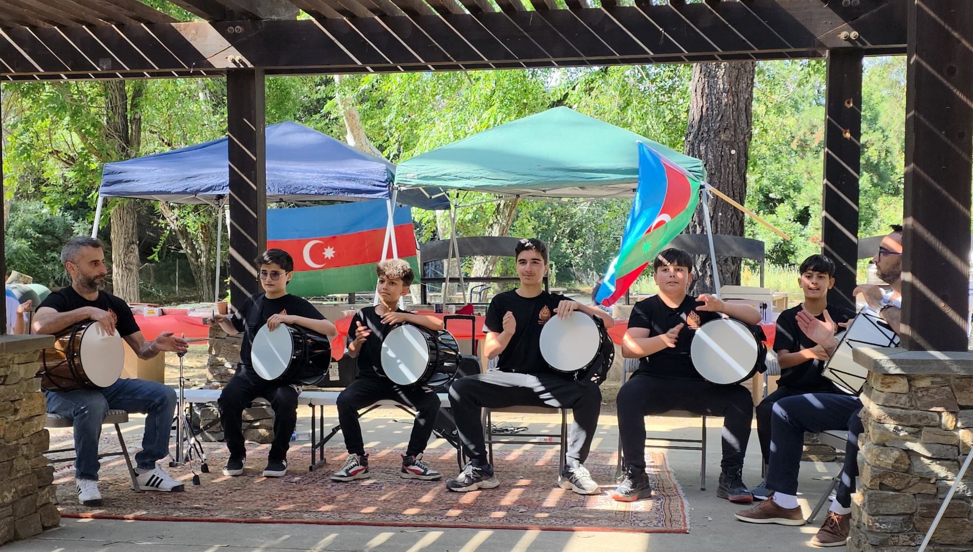 Kaliforniyada soydaşlarımız avtoyürüş keçirib (FOTO)