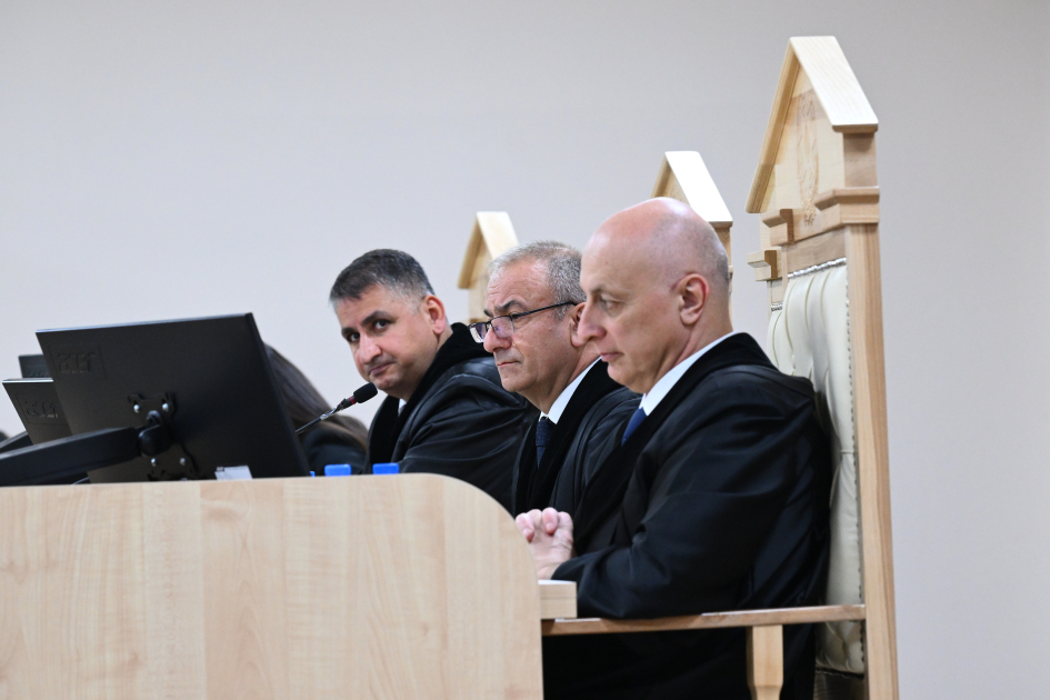 Vətən müharibəsində Ermənistan silahlı qüvvələrinin Azərbaycanın mülki infrastrukturuna ziyan vurması ilə bağlı sənədlər məhkəmədə tədqiq olunub (FOTO)