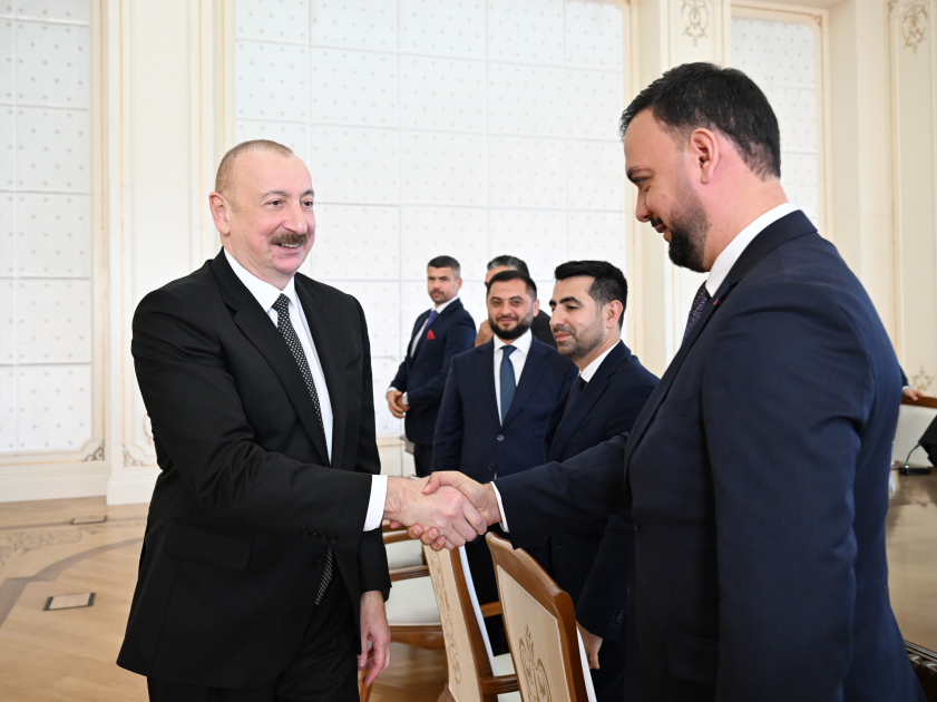 Prezident İlham Əliyev minifutbol üzrə dünya çempionatının qalibi olan Azərbaycan milli komandasının üzvlərini qəbul edib (FOTO) (YENİLƏNİB)