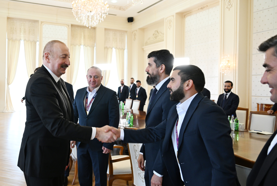 Prezident İlham Əliyev minifutbol üzrə dünya çempionatının qalibi olan Azərbaycan milli komandasının üzvlərini qəbul edib (FOTO) (YENİLƏNİB)