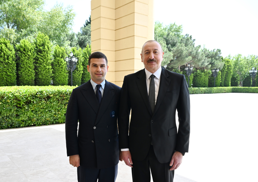 Prezident İlham Əliyev minifutbol üzrə dünya çempionatının qalibi olan Azərbaycan milli komandasının üzvlərini qəbul edib (FOTO) (YENİLƏNİB)
