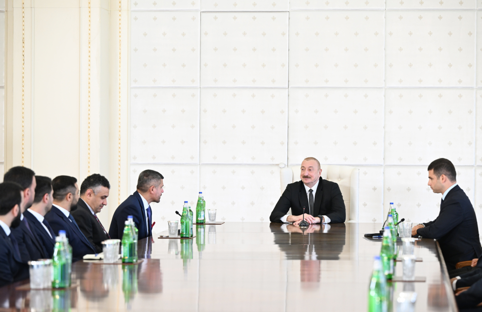 Prezident İlham Əliyev minifutbol üzrə dünya çempionatının qalibi olan Azərbaycan milli komandasının üzvlərini qəbul edib (FOTO) (YENİLƏNİB)