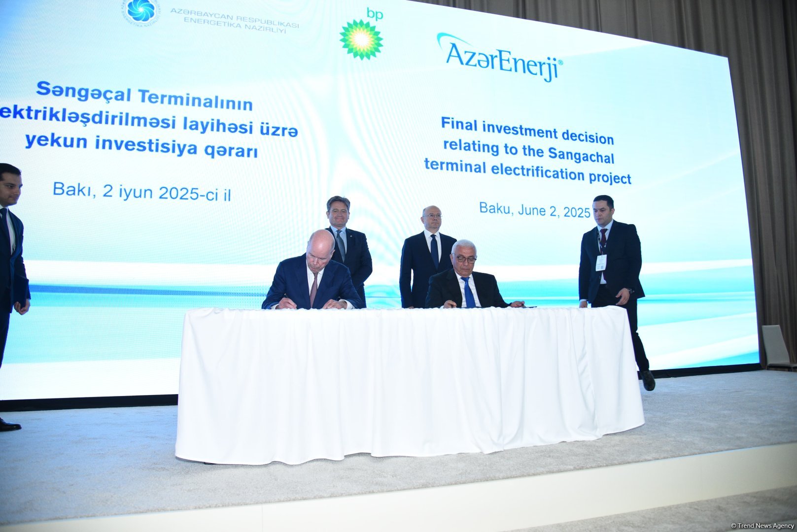 bp və SOCAR Şəfəq günəş elektrik stansiyası layihəsi üçün yekun investisiya qərarını elan ediblər