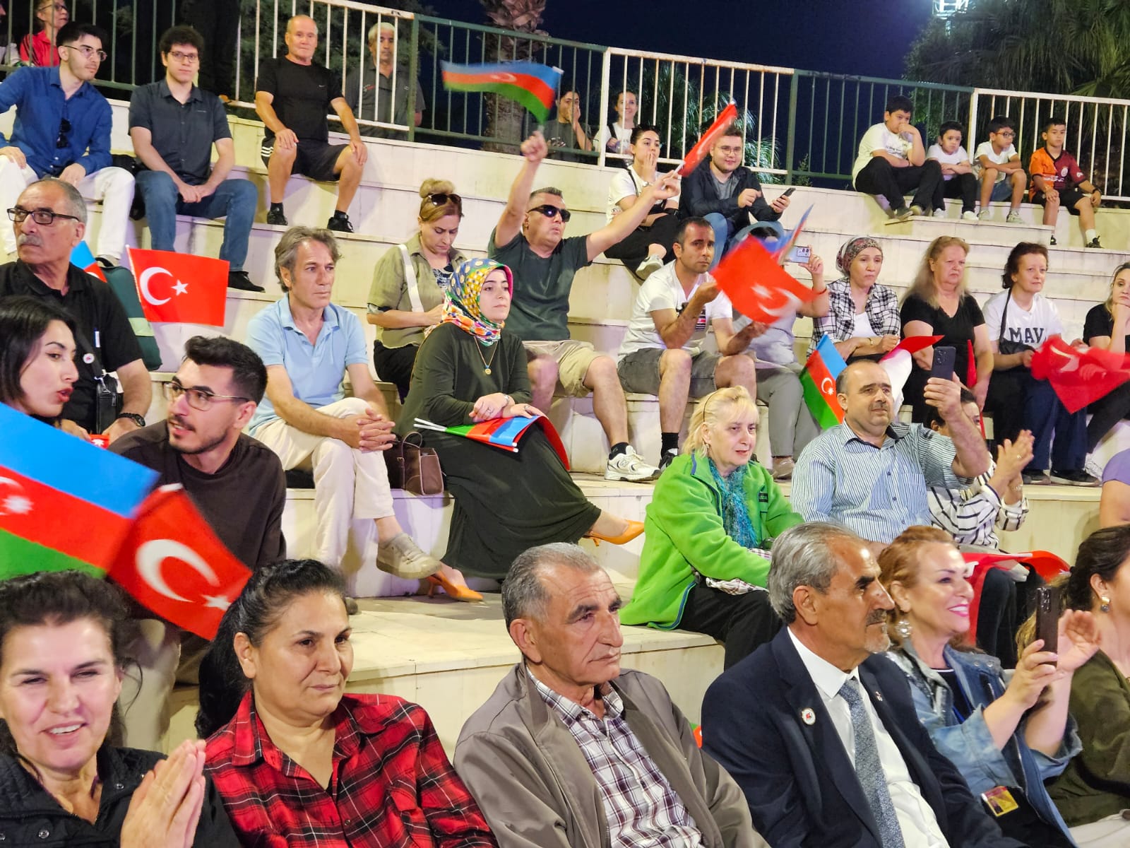 İzmir şəhərində 28 May – Müstəqillik Günü münasibətilə konsert təşkil olunub (FOTO)