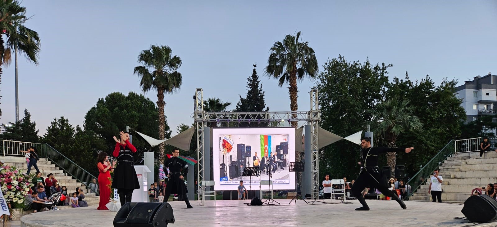 İzmir şəhərində 28 May – Müstəqillik Günü münasibətilə konsert təşkil olunub (FOTO)