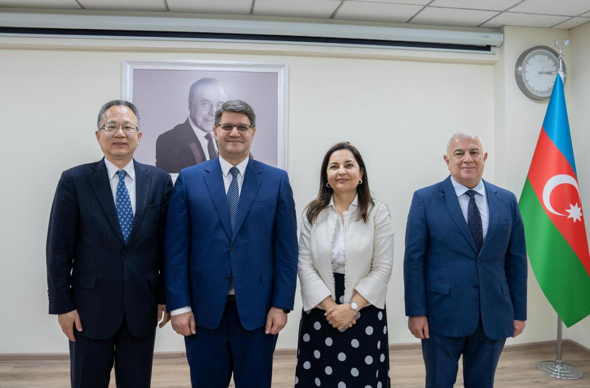 Asiya İnkişaf Bankı ilə ətraf mühitin mühafizəsi sahəsində gələcək əməkdaşlıq imkanları müzakirə olunub (FOTO)