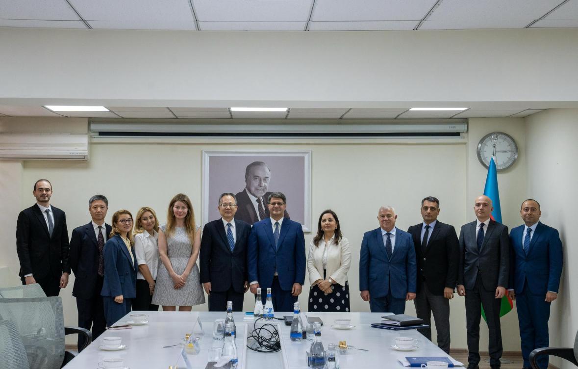 Asiya İnkişaf Bankı ilə ətraf mühitin mühafizəsi sahəsində gələcək əməkdaşlıq imkanları müzakirə olunub (FOTO)