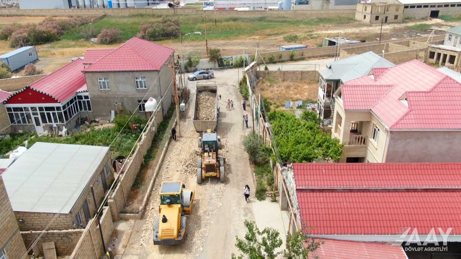 Paytaxtın Hökməli qəsəbəsində şəhidlərin adlarını daşıyan 2 küçə təmir edilir
