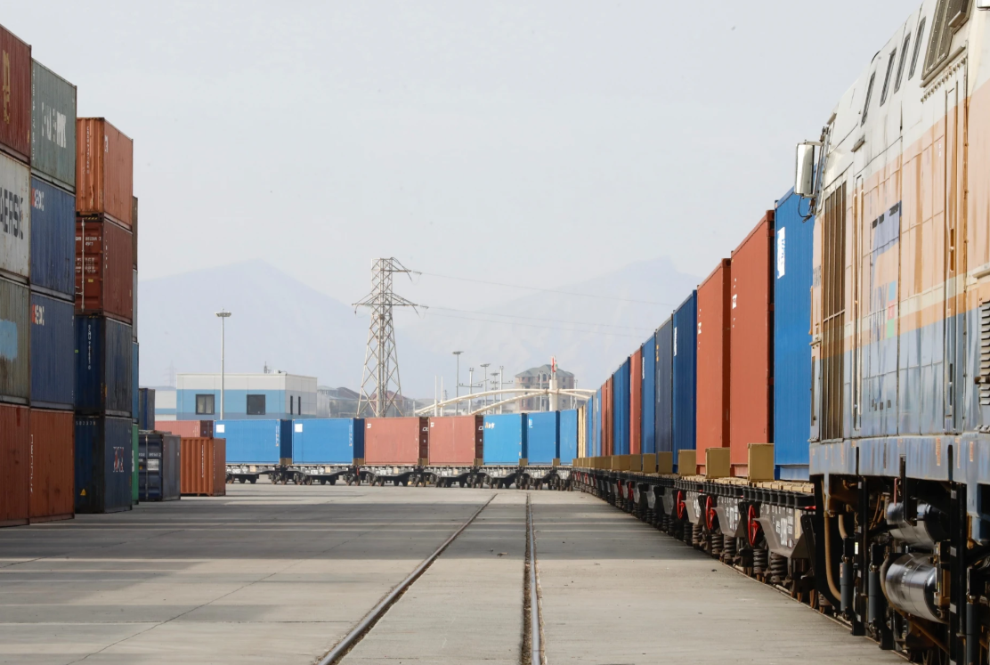 Tranzit yüklərinin Azərbaycandan keçid müddətinin azaldılması məqsədilə görülən işlər açıqlanıb