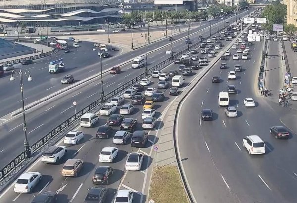 Sürücülərin NƏZƏRİNƏ: Paytaxtın bir sıra yollarında tıxac var - SİYAHI (FOTO)