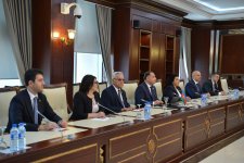 Azərbaycan və Çinin Orta Dəhlizin reallaşması çərçivəsində birgə səyləri müzakirə edib (FOTO)