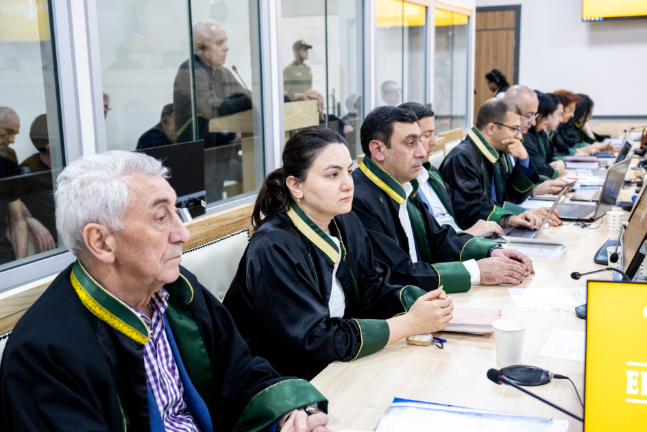 Azərbaycanın vaxtilə işğal altında olan ərazilərində “parad” üçün silahların Ermənistandan gətirildiyi etiraf edilib (FOTO)