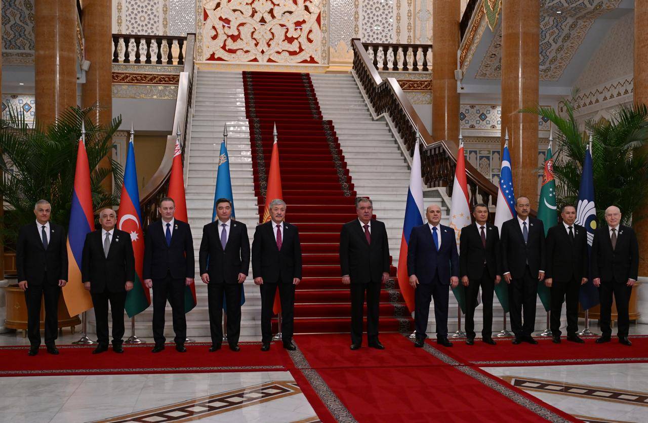Əli Əsədov MDB Hökumət Başçıları Şurasının üzvlərinin Tacikistan Prezidenti ilə görüşündə iştirak edib (FOTO)