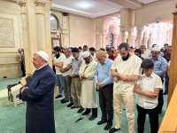 Əjdərbəy məscidində bayram namazı qılınıb (FOTO)