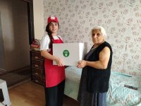 Heydər Əliyev Fondunun vitse-prezidenti Leyla Əliyevanın təşəbbüsü ilə ailələrə qurban payları çatdırılmağa davam edir (FOTO)