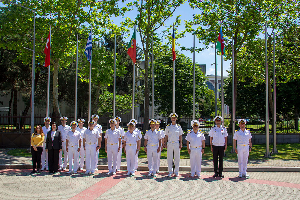 NATO-ya məxsus mərkəzdə Azərbaycan bayrağı qaldırıldı (FOTO)
