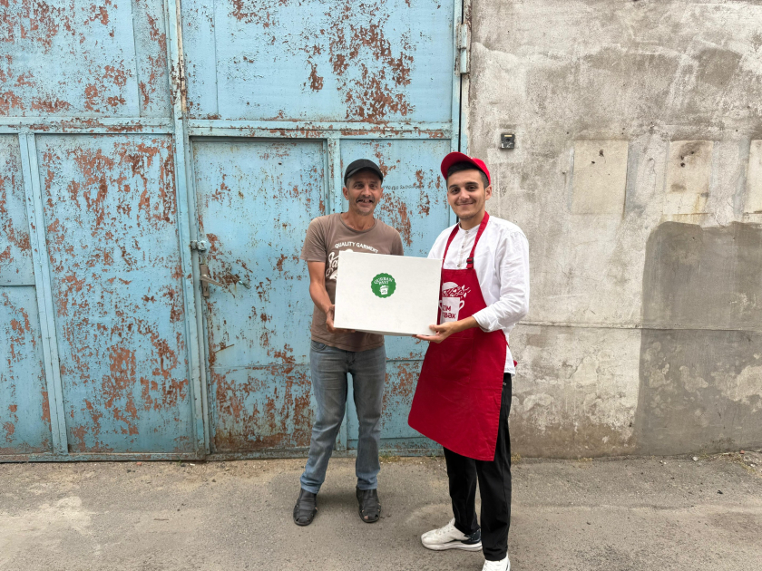 Heydər Əliyev Fondunun vitse-prezidenti Leyla Əliyevanın təşəbbüsü ilə aztəminatlı ailələrə qurban payları çatdırılıb (FOTO)
