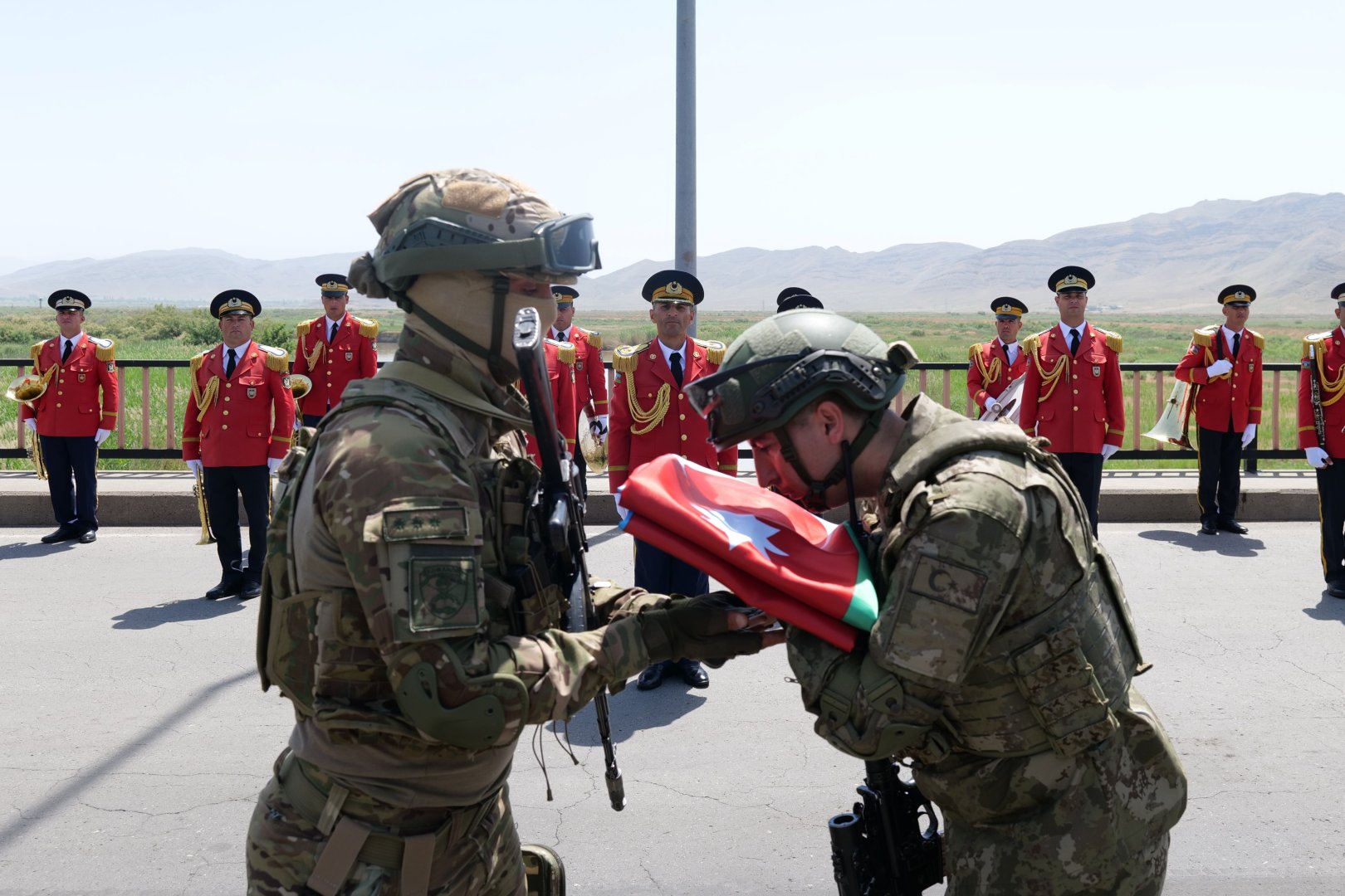 Türkiyə hərbçiləri təlimdə iştirak etmək üçün Azərbaycana yola düşüblər (FOTO)